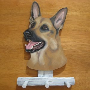 Saksanpaimenkoira naulakko